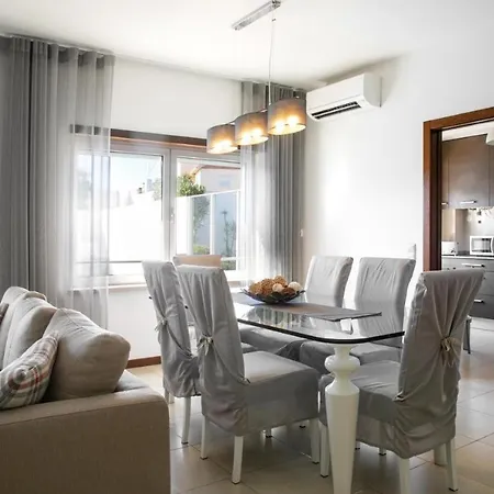 Haiku House Nazare